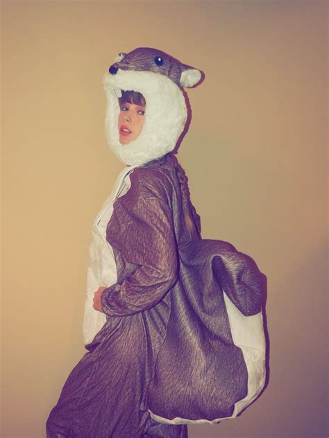 Taylor Swift turns squirrel for Halloween 2021 - IndiaPost NewsPaper