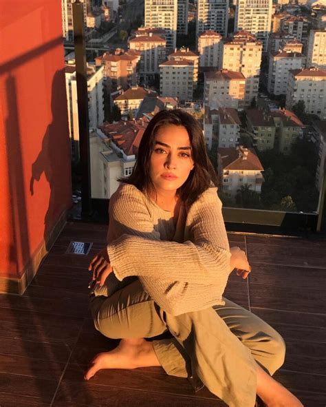 A look at Ertugrul star Esra Bilgic's 10 drool-worthy photos