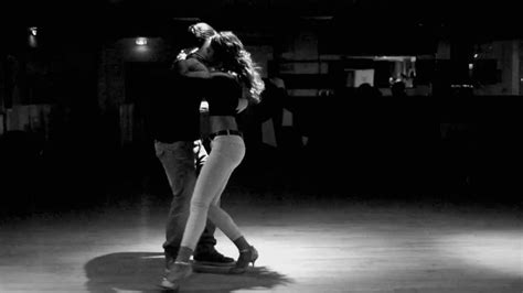 Kizomba Isabelle and Felicien *Asty - Curti ma mi* - YouTube