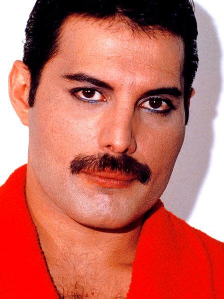 Freddie Mercury (Queen) biography, wife, sister, nationality, age and cause of death | Zoomboola