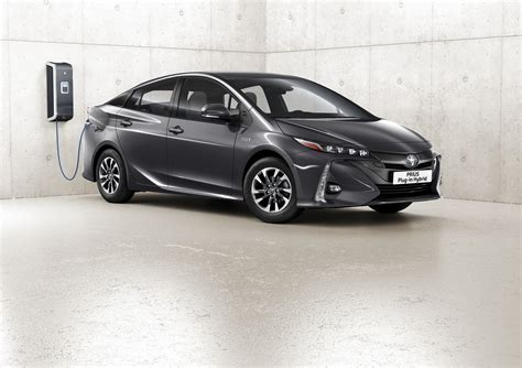 This Is Why the Sales of Toyota's Prius Are Nosediving in the U.S ...