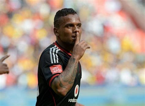 Orlando Pirates signed Kermit Erasmus from Mamelodi Sundowns – ThamiSoccer