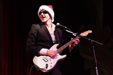 Guitar Legend Gary Hoey Discusses His Favorite Christmas Songs