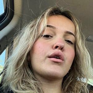 Erika Calabrese - Age, Family, Bio | Famous Birthdays