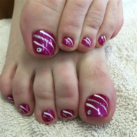 Pink Toe Nail Designs - This touch not only makes it special but also brightens up the serious ...