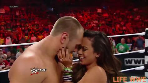 Top 10 Kisses Moments at WWE. - YouTube