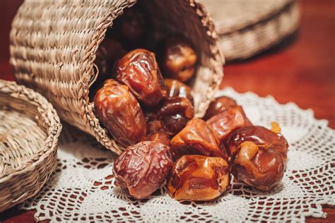 Sukkary Dates | Local Date From Al Qassim, Saudi Arabia