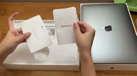 Unboxing Macbook Air M1 2020 - YouTube