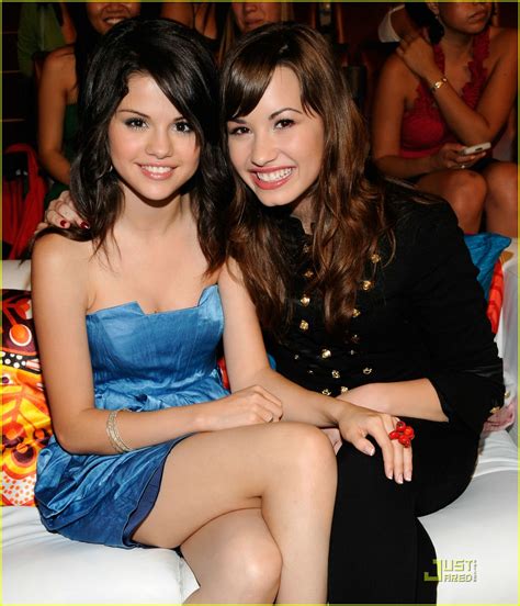 Miley & Selena Get Friendly At Teen Choice Awards: Photo 1316071 | Photos | Just Jared ...