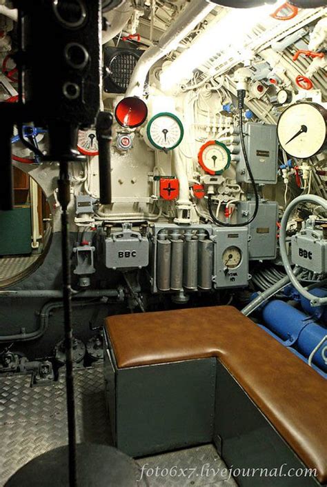 Want to see inside a U-boat?? Then look here for 42 stunning images! | German submarines, Boat ...