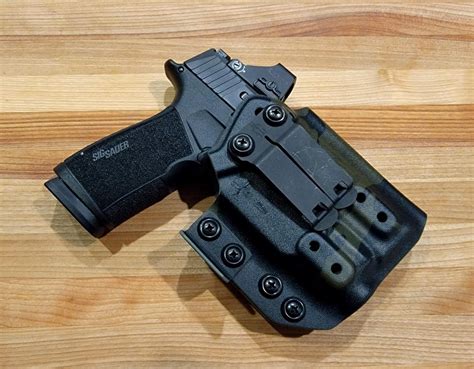 Sig P365 X-Macro IWB/AIWB light-bearing holster from Risen Holster Co : r/SigSauer