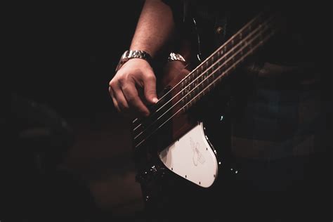 5 Tips for Beginner Bass Players - eMedia Music Journal