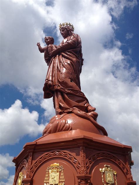 La statue de Notre-Dame de France au Puy en Velay - Haute- Loire ...