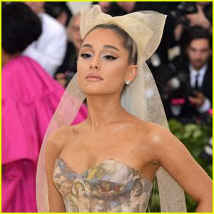 Ariana Grande Shows Off New Bee Tattoo to Honor Manchester | Ariana ...