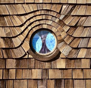 Eye window, house on Cliff Drive | Cool detail on a beach ho… | Flickr