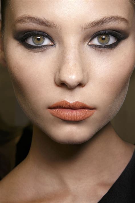 How to Wear Orange Lipstick Without Looking Like a Pumpkin | StyleCaster