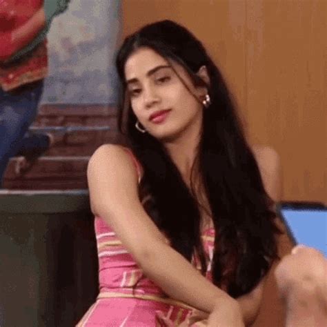 Janhvi Janhvi Kapoor GIF - Janhvi Janhvi Kapoor Blinking - Discover & Share GIFs