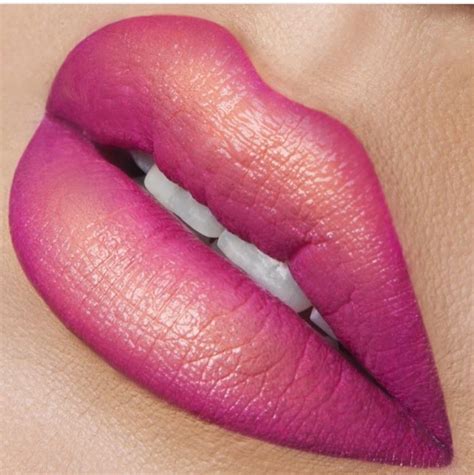 Pink and gold ombré lips Pink Lips Makeup, Love Makeup, Skin Makeup, Makeup Nails, Beauty Makeup ...