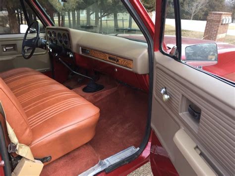 Kenny H 1977 GMC Sierra Interior - LMC Truck Life