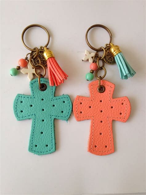 Primera comunion Diy Jewelry Projects, Craft Projects, Hand Painted Crosses, Purse Crafts ...