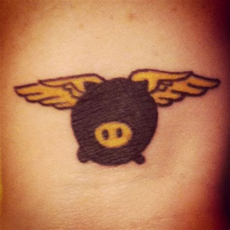 New Orleans saints Super Bowl tribute tattoo when pigs fly black and gold | Porco
