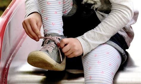 Shoe Tying Basics | Small Online Class for Ages 5-7 | Outschool