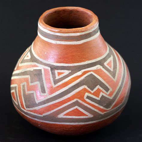 How Pueblo Pottery is Made, Discover the Ancient Pueblos Traditions