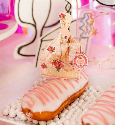 Marie Antoinette Inspired Birthday Party {Pink, Gold & Glitzy ...