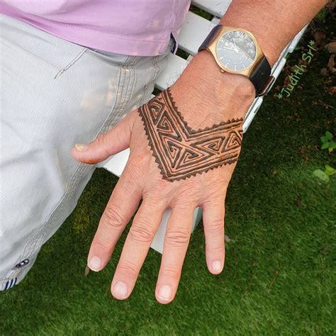 Cool Henna Tattoo For Boys / 10 Fun Henna Tattoo Designs for Teens and Kids : This tattoo ...