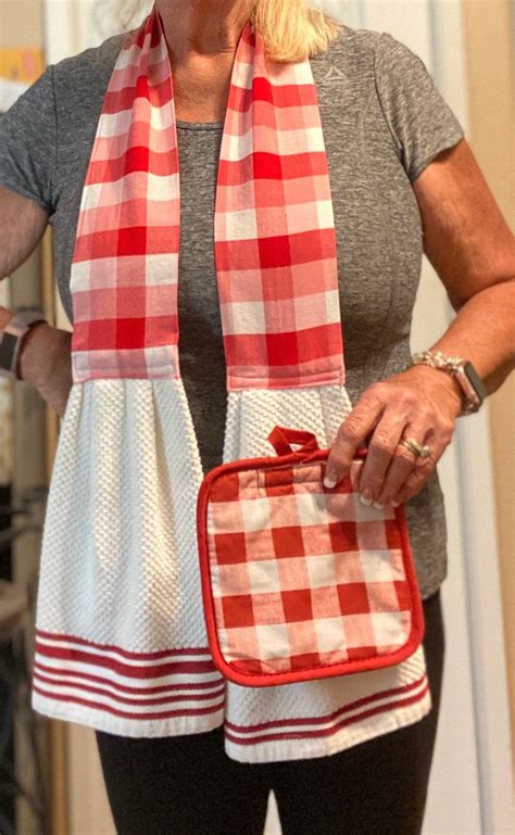 Kitchen Boa Towel/Apron with easy detachable matching pot | Etsy | Dish towel crafts, Diy winter ...