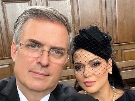 Ebrard comparte selfie desde funeral de Estado de Isabel II – N+