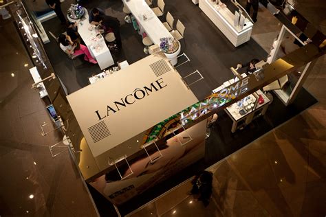 LANCOME Logo 2013 | Taken in front of a LANCOME Booth | FuFu Wolf | Flickr