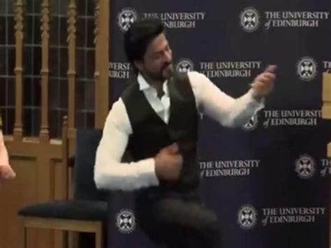 Shah Rukh lungi dance at Edinbugh: Watch: Shah Rukh Khan's 'Lungi dance ...