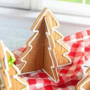 3D Gingerbread Christmas Tree Cookies - JCP Eats