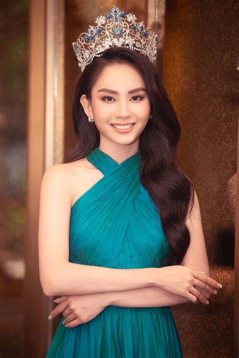 Khó hiểu: BTC Miss World Vietnam mong mạnh thường quân ngừng đấu giá, nhường vương miện cho ...