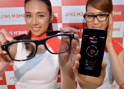 JIN Relocates Fitness Tracker to the Head – Display Daily