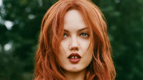 Spiced Cherry Red Is the Juiciest New Hair-Color Trend for Fall 2022 — See Photos | Allure