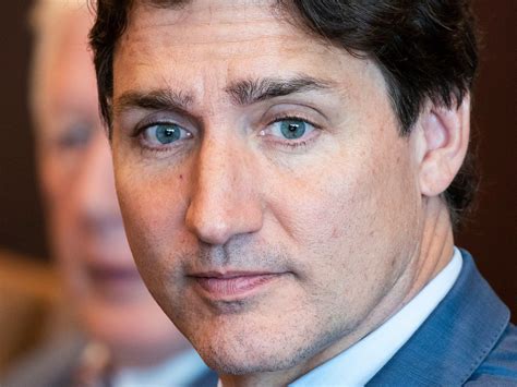 Walk away, Justin Trudeau. Canada’s love affair with you is over : r/Canada_sub