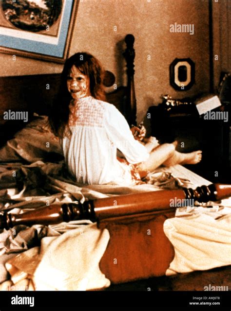 Linda blair exorcist 1973 hi-res stock photography and images - Alamy