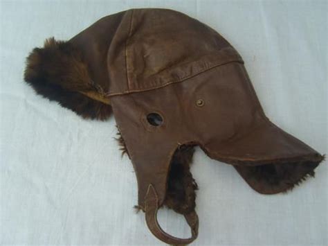 BRITISH WW1 LEATHER FLYING HELMET