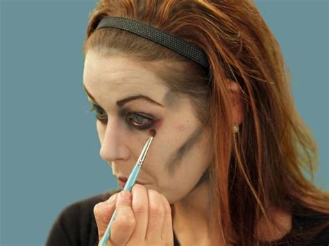 Halloween Makeup Tutorial: Zombie | HGTV