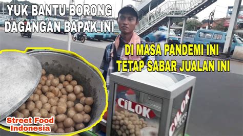 begini pedagang cilok jakarta - YouTube