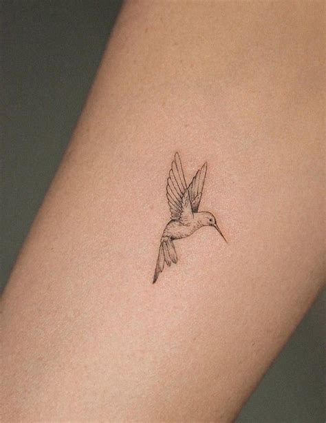 Hummingbird Tattoo | Hummingbird tattoo, Subtle tattoos, Simplistic tattoos