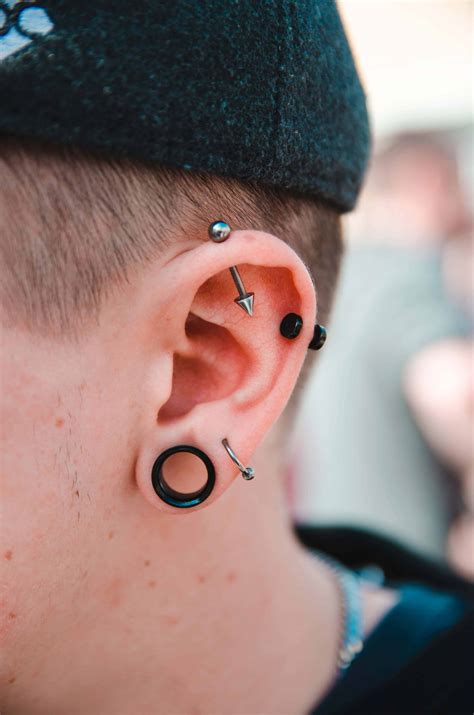 How to Gauge Your Ears - Mens Guide To Everything