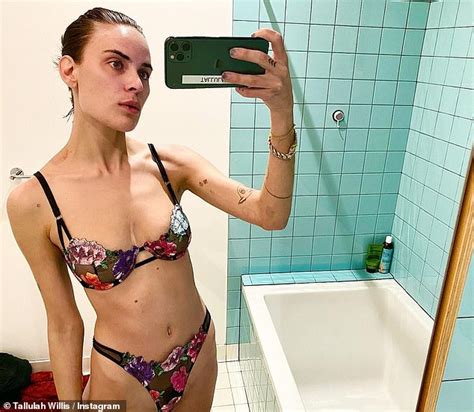 Tallulah Willis showcases her figure in floral lingerie | Daily Mail Online