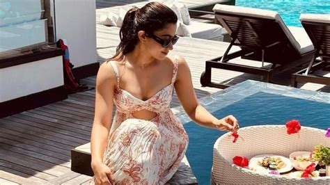 Rashmika Mandanna chills by the sea in Maldives and drops beach fashion goals in printed cut-out ...