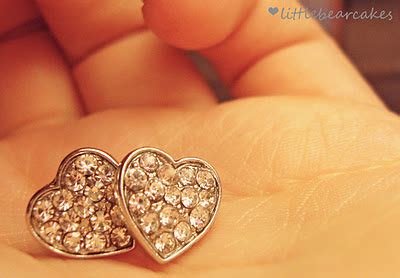 Hello my pretties ♥: Sparkly Heart Earrings
