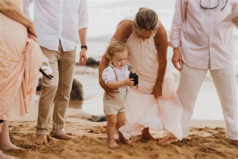 Maui Beach Wedding / Maui Wedding Photographer - theforwardsphoto.com