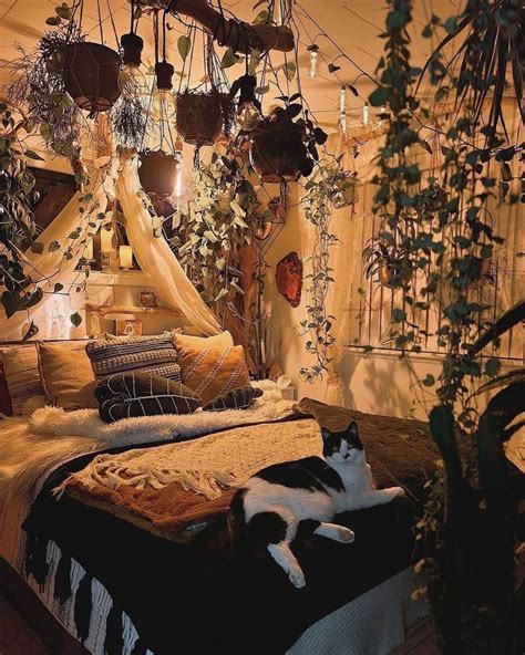 Witch Aesthetic Bedroom, Witchy Bedroom Ideas, Witch Bedrooms, Witchy Room, Aesthetic Room Decor ...