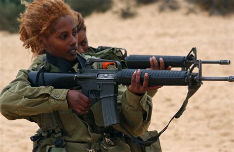 File:Flickr - Israel Defense Forces - Female Soldiers Practice Shooting ...